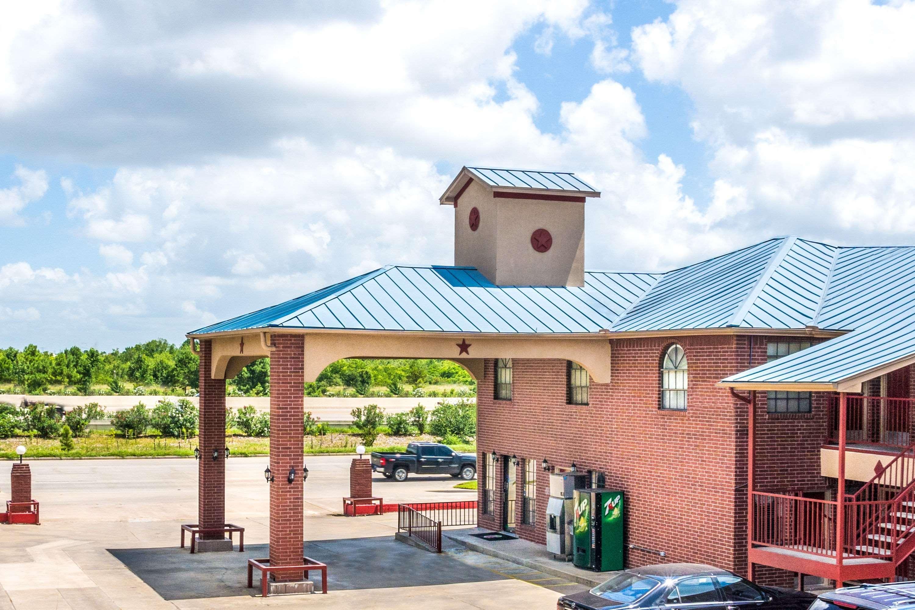 Express Inn Katy Bagian luar foto