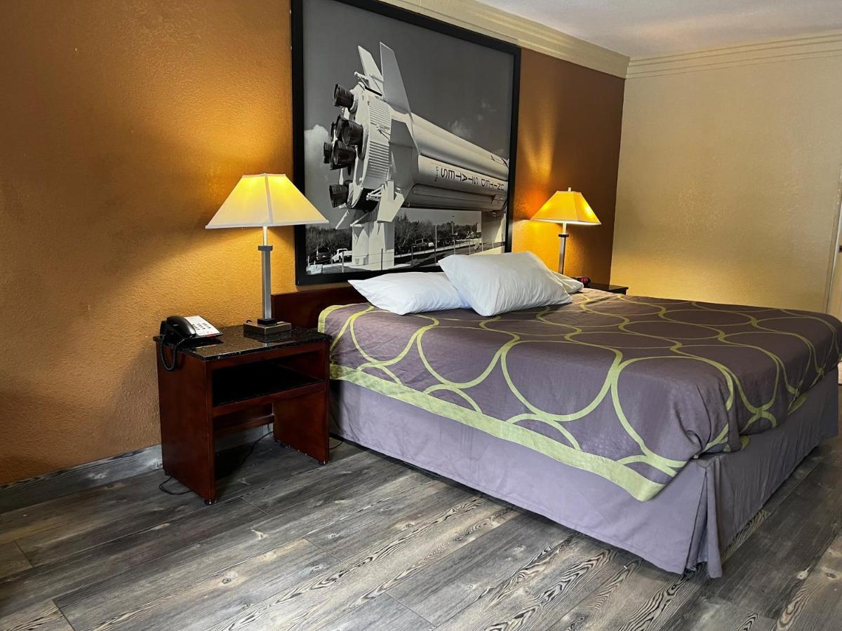 Express Inn Katy Bagian luar foto