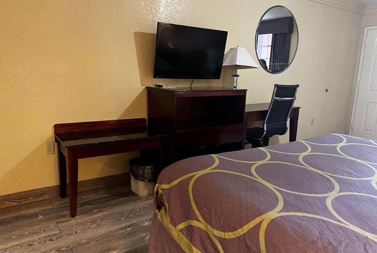 Express Inn Katy Bagian luar foto