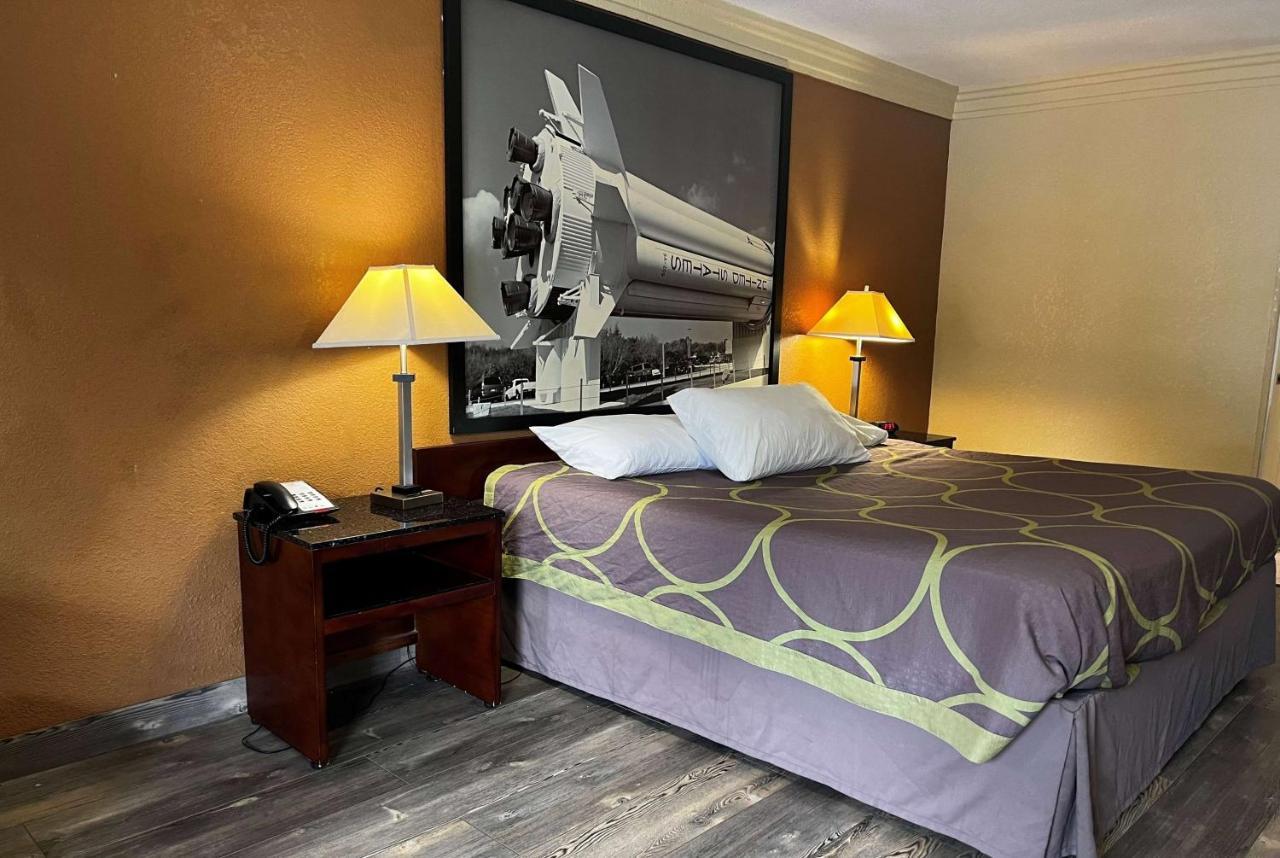 Express Inn Katy Bagian luar foto