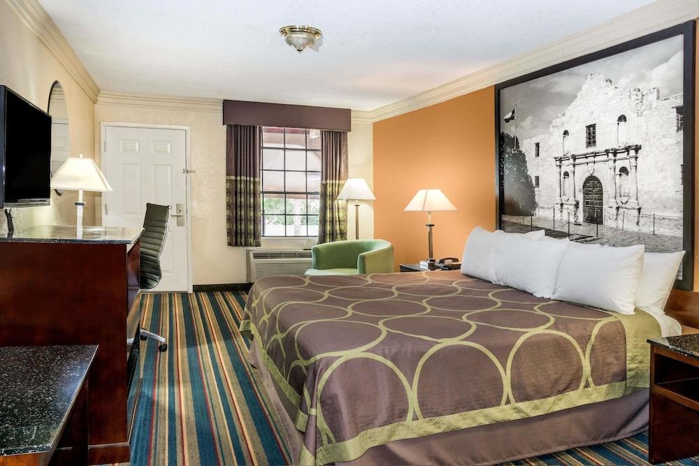 Express Inn Katy Bagian luar foto