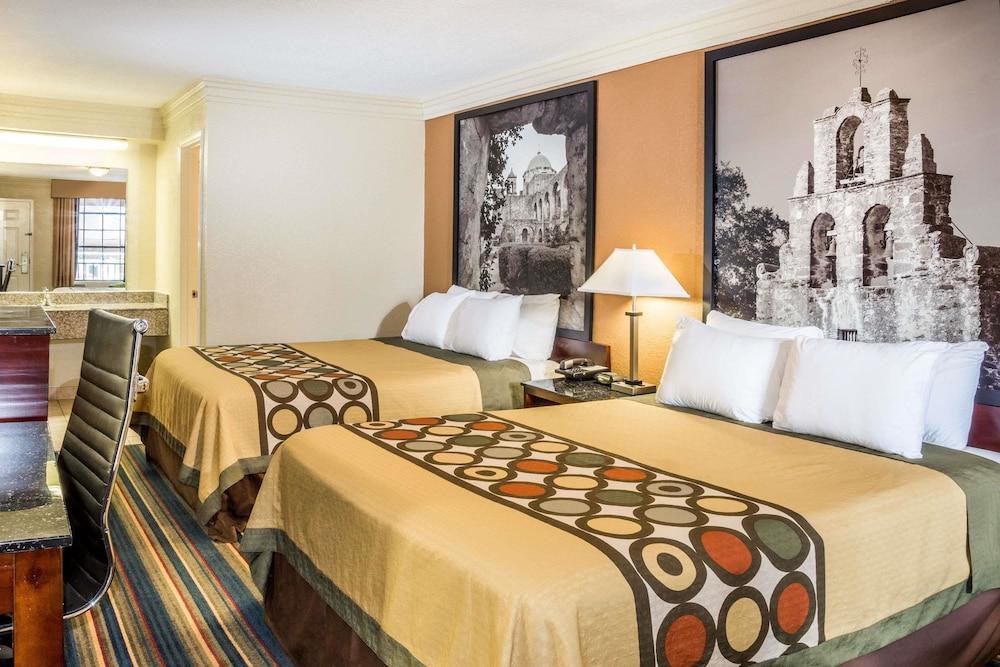 Express Inn Katy Bagian luar foto