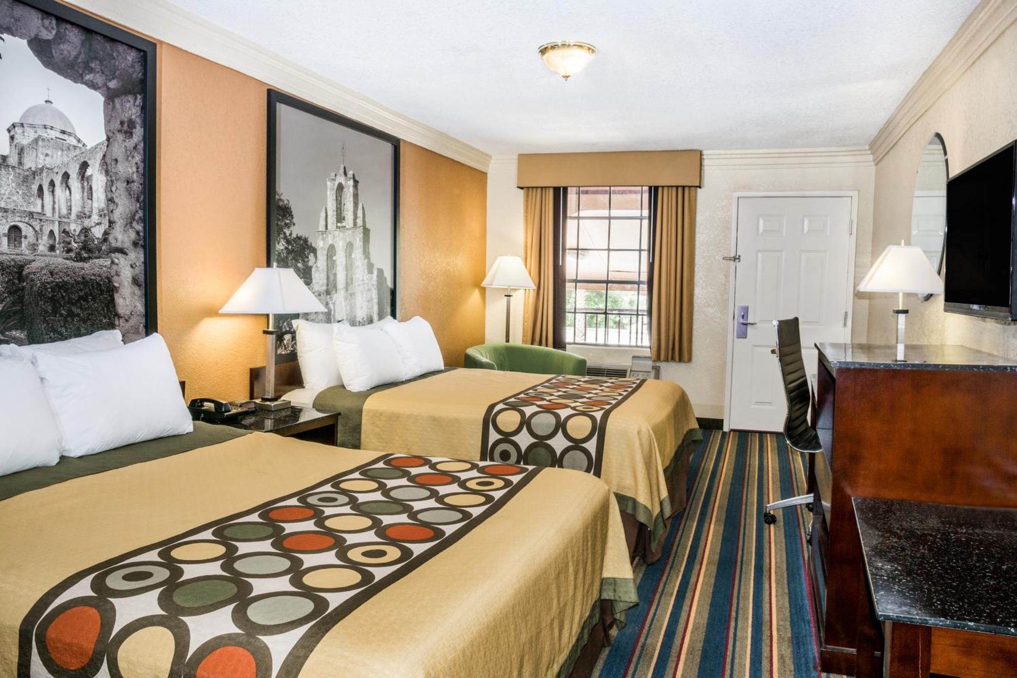 Express Inn Katy Bagian luar foto