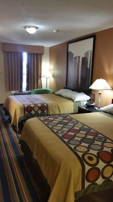 Express Inn Katy Bagian luar foto