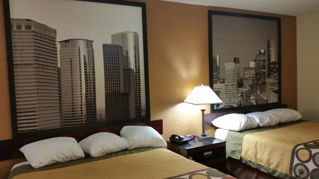 Express Inn Katy Bagian luar foto